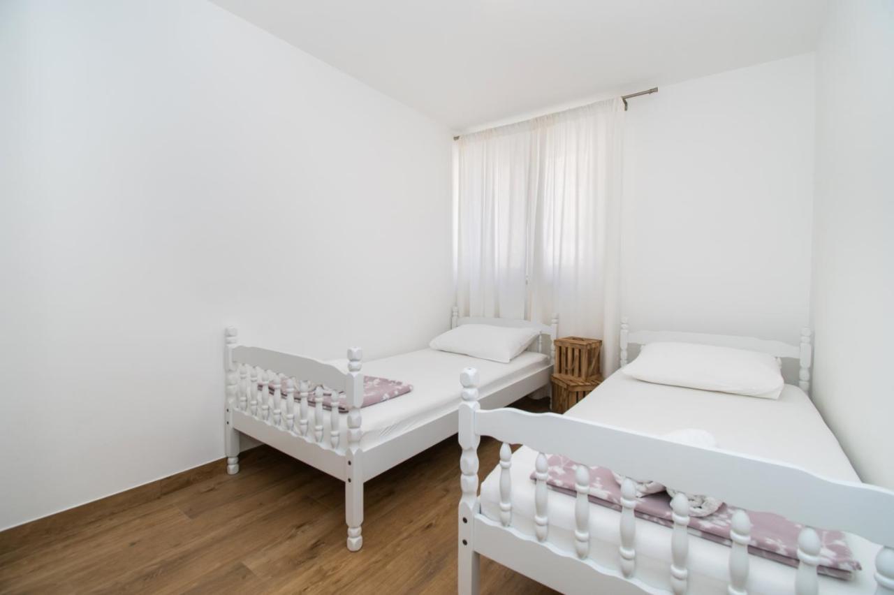 ז'אבוריץ' Apartmani Monika מראה חיצוני תמונה