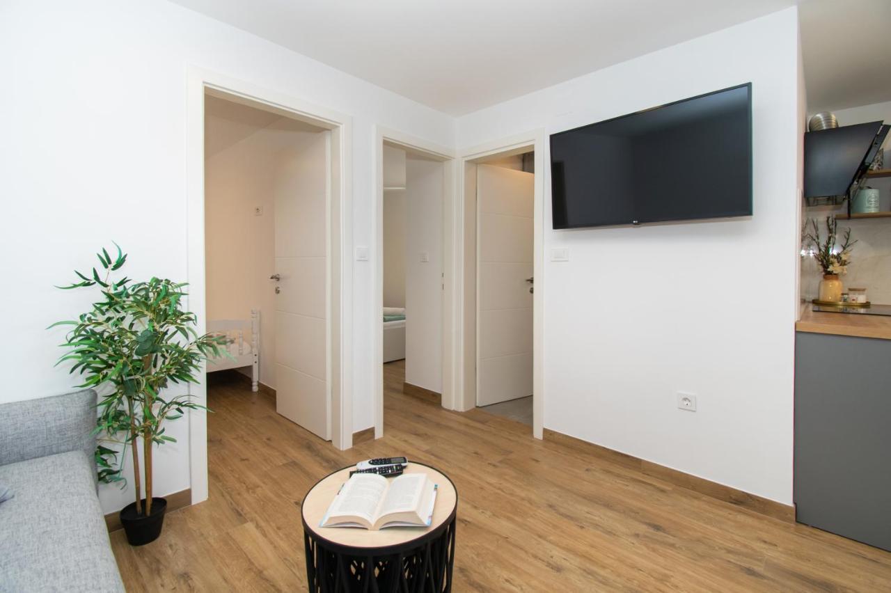 ז'אבוריץ' Apartmani Monika מראה חיצוני תמונה