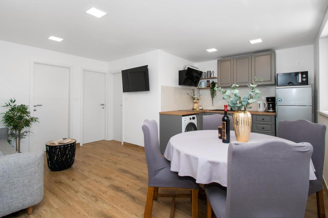 ז'אבוריץ' Apartmani Monika מראה חיצוני תמונה