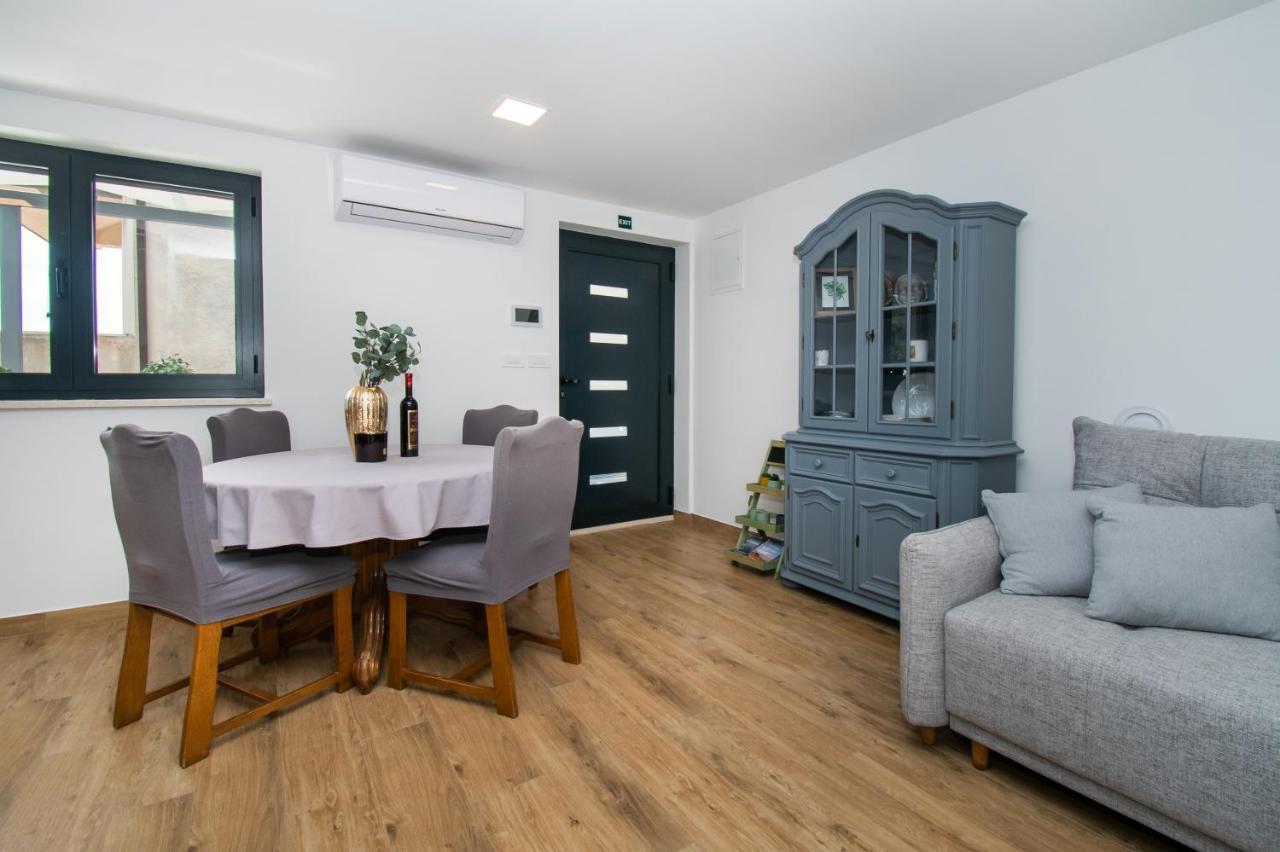 ז'אבוריץ' Apartmani Monika מראה חיצוני תמונה